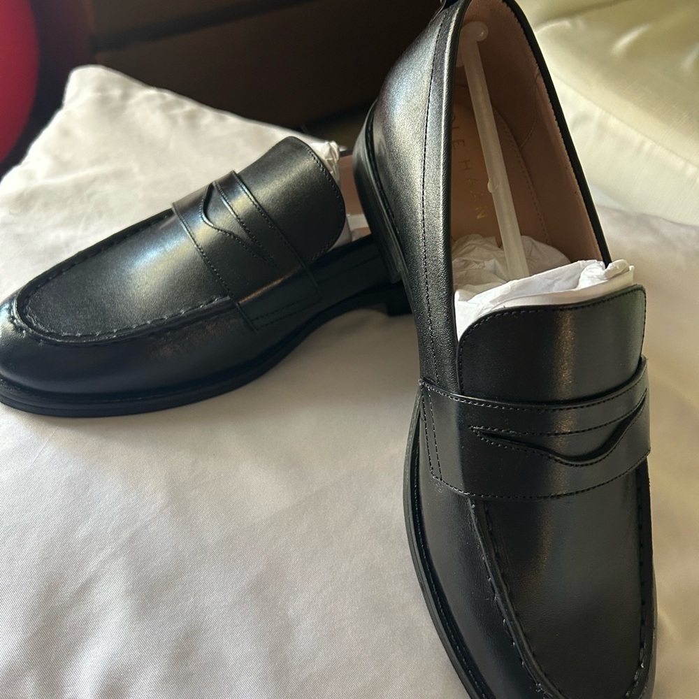 COLE HAAN PENNY LOAFERS